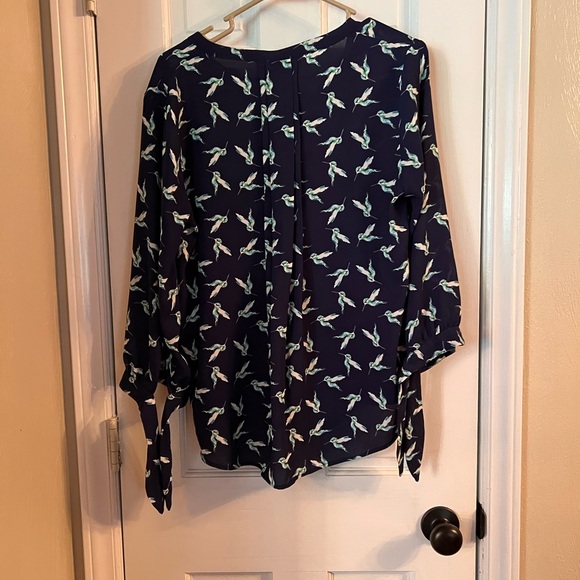 41 Hawthorn medium Navy Bird Print Blouse w/ tie sleeves from Stitch Fix - Picture 2 of 5